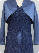 Klicken zum Vergrößern >> Spitzenkleid mit Bolero